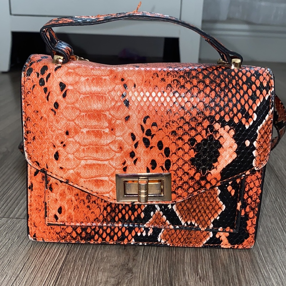 PRETTYLITTLETHING Mini Cross Body Snake Printed Bag
